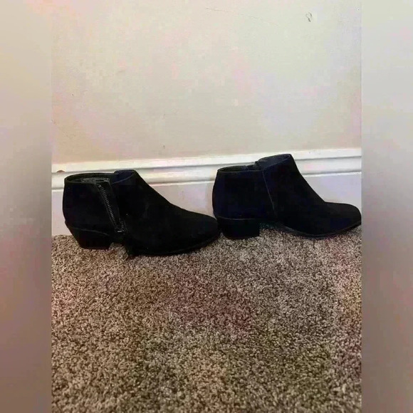 Vionic booties NWOT size 6.5 black suede zipper - Picture 2 of 7